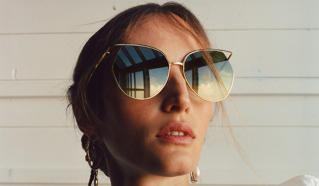 A Closer Look at Alexander McQueen Sunglasses – EyeOns.com display picture 3