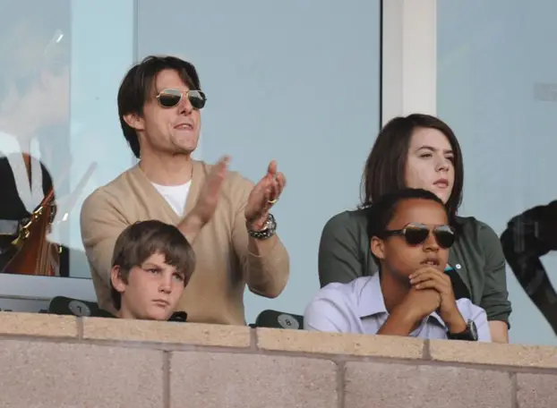 Tom Cruise wears Ray-Bans