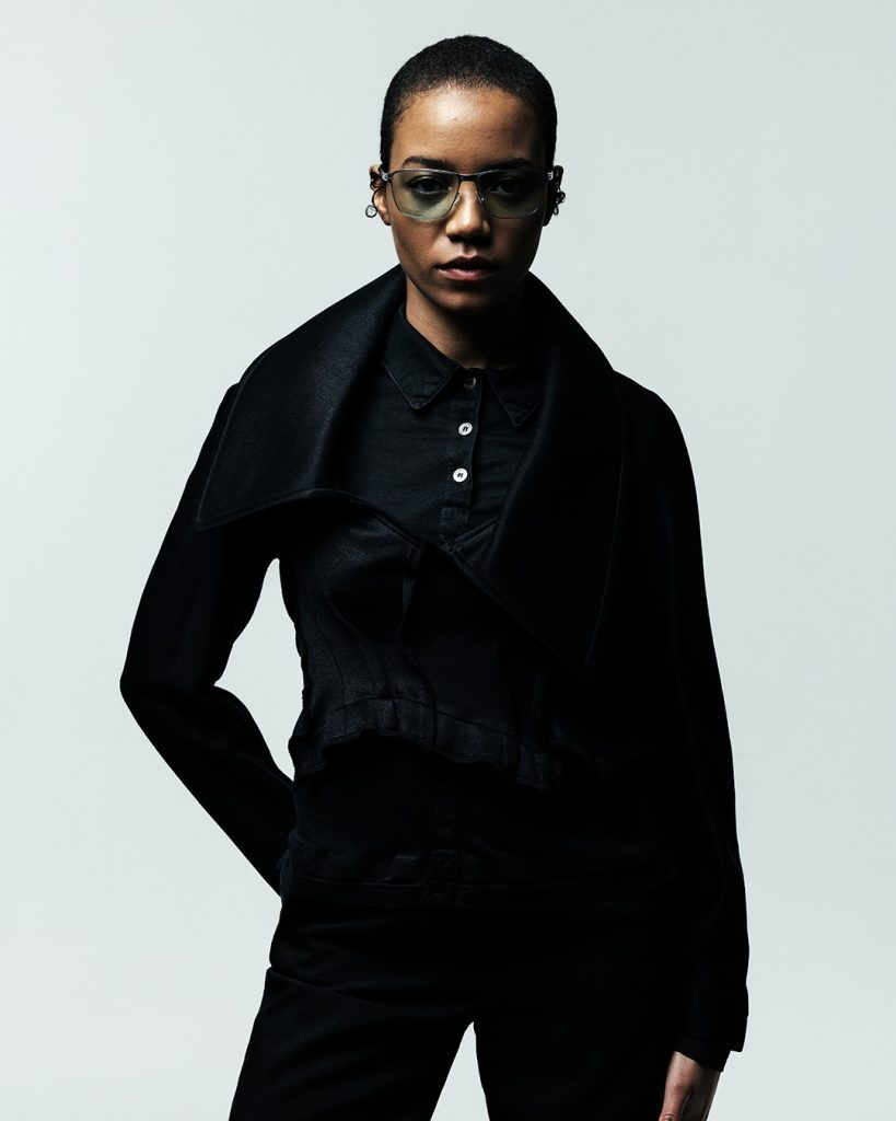 Woman in sunglasses Iconic Chrome Capsule