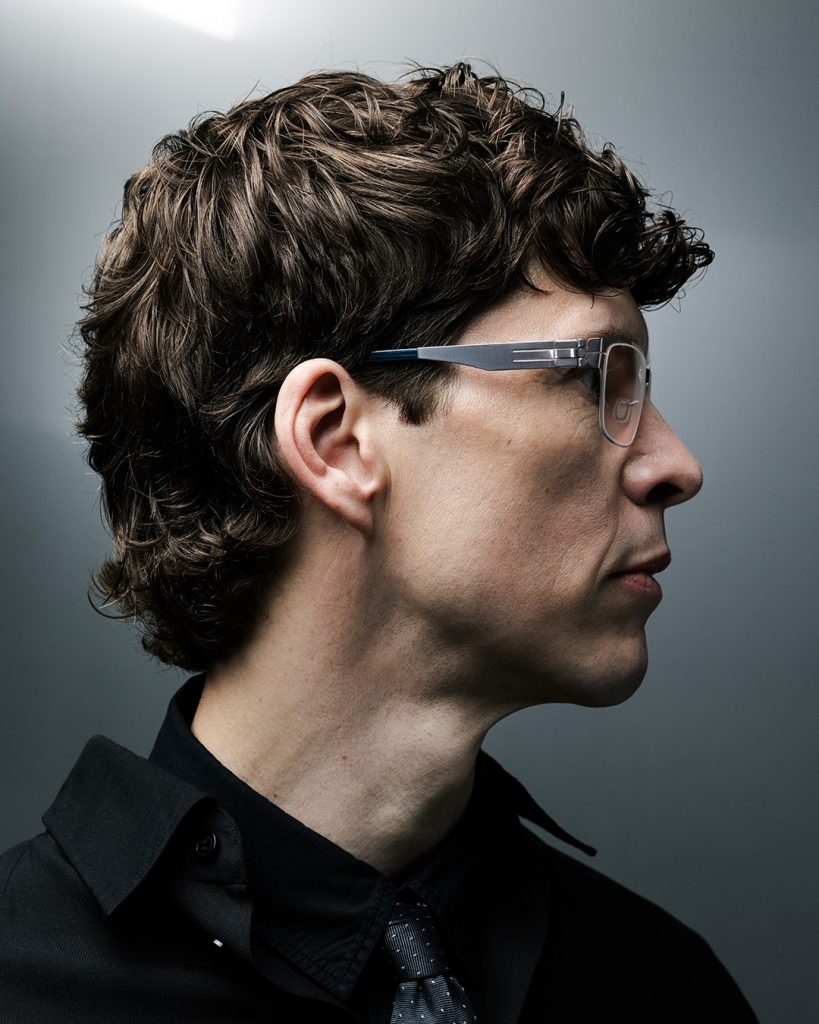 Man wears ic! berlin glasses